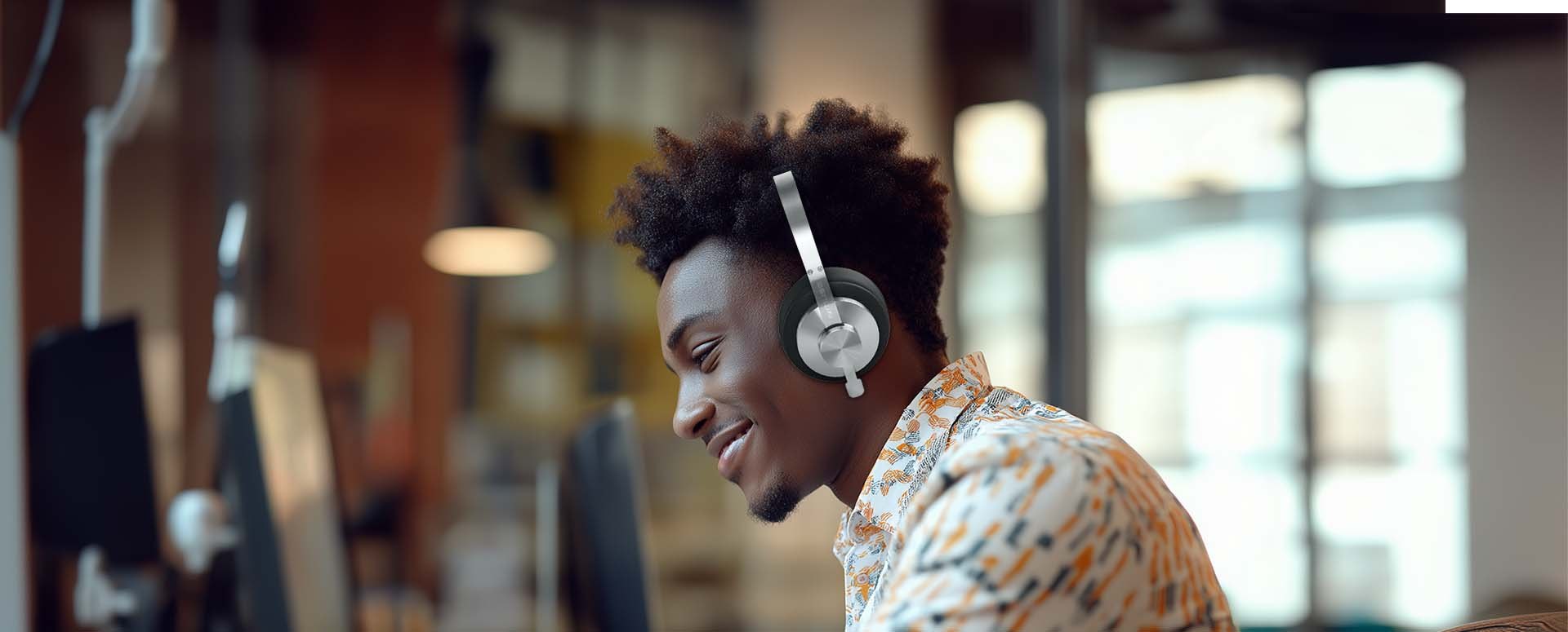Muse Retro Tone Bluetooth Headphones, 35dB ANC and 66-Hour Battery - Image 3